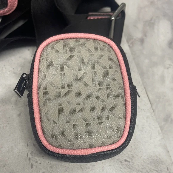 Michael Kors Cooper Colorblock Black and Pink Logo Camera Crossbody & Wallet Set - Picture 5 of 15